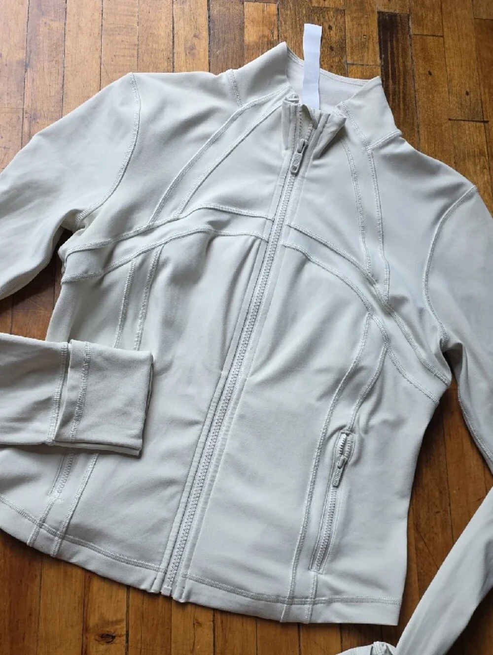 lululemon athletica lightweight stretchy